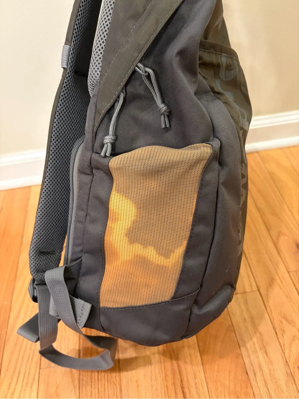 EUC Lowepro Photo Hatchback 16L AW Backpack Adjustable Strap Camera Bag
